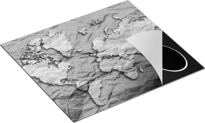 Chefcare Inductie Beschermer Wereldkaart op Gekreukeld Papier - Zwart Wit - 60x50 cm - Afdekplaat Inductie - Kookplaat Beschermer - Inductie Mat