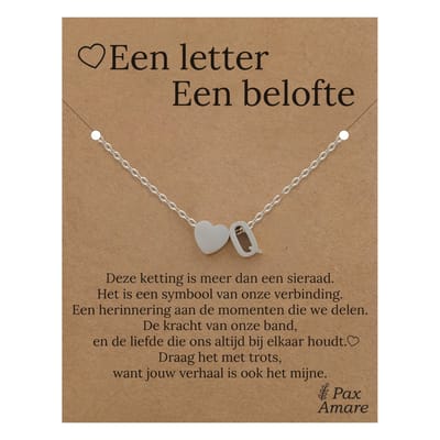 Letter Q ketting op Cadeau Kaartje - Een letter, een belofte - 45cm Zilverkleurig Stainless Steel - Initiaal & Hartje Hanger - Pax Amare