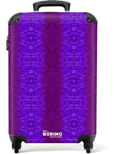 NoBoringSuitcases.com - Koffer - Paars slangenhuid met symmetrische schubstructuur - Past binnen 55x40x20 cm en 55x35x25 cm - Trolley handbagage - Valiezen met wieltjes volwassenen - Reiskoffer op wielen - Rolkoffer lichtgewicht