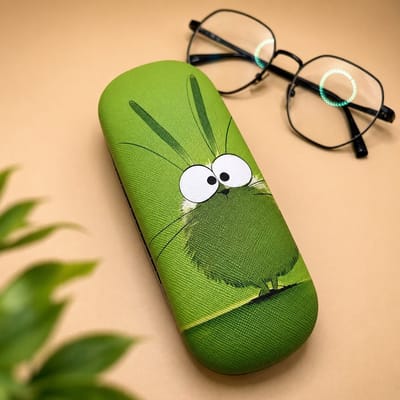 PolkaHome Groene Cartoon Brillekoker - Drukknopsluiting - 16x6x3.5cm - Lichtgewicht - Geschikt voor Brillen en Zonnebrillen