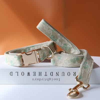 Gepersonaliseerde ID-halsband met kanten rand voor een bruiloft, luxe design halsband met touwstrik, op maat gemaakte metalen, zachte, verstelbare hondenhalsband, perfect voor een huwelijksfeest. S
