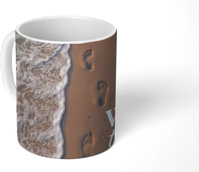 Mok - Koffiemok - Where to next - Strand - Voetstappen - Mokken - 350 ML - Beker - Koffiemokken - Theemok - Mok met Tekst