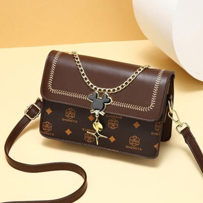 Nieuwe Handtas van Hoge Waarde Modieuze Bedrukte Ketting Schoudertas Eenvoudig en Elegant Veelzijdige Crossbody Tas Dames Tas . beige
