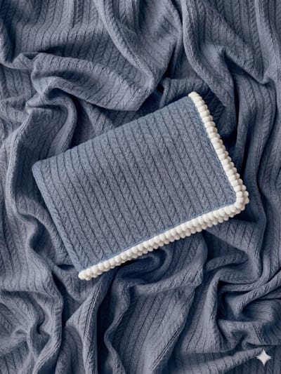 100% Katoenen Babydeken – Wafelstof – 100 x 120 cm – Ademend & Zacht – Met Pomponrand – Blauw – Voor Wieg, Ledikant en Kinderwagen