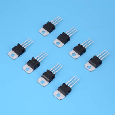 Transistor Assortiment Set - Spanningsregelaar IC Set - Elektronica Reparatie - 8 Verschillende Types - 40 Stuks - Niet Van Toepassing