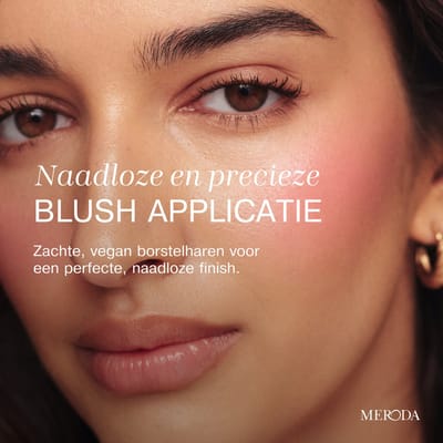Meroda Vibrant Cheeks Blush Brush – Vegan Make-up Kwast – Voor Vloeibare & Crème Blush – Zachte Synthetische Haren