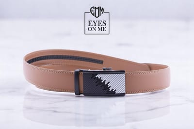 Lichtbruine lederen riem zonder gaatjes met automatische gesp voor heren ( model 42 )
