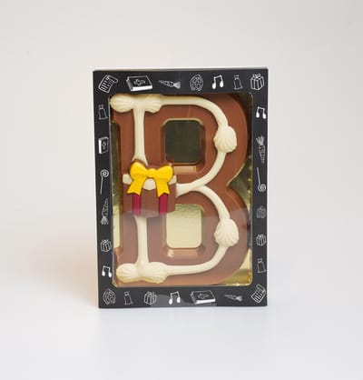 Luxe Gedecoreerde Melk Chocolade Letter B - 240 Gram