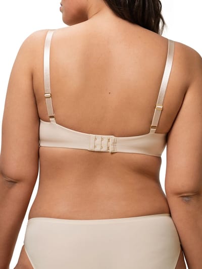 Triumph Minimizer-BH Body Make-Up Essentials