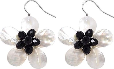 Parelmoeren oorbellen White Shell Flower Black Crystal - oorhangers - parelmoer - wit - zwart - stras steentjes - bloem- sterling zilver (925) - luxe sieraden zakje - oorbellen dames