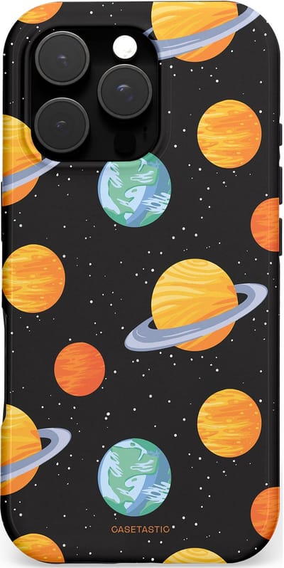 Casetastic hoesje geschikt voor Apple iPhone 16 Pro - MagSafe - Dubbellaagse bescherming - Universum reis - Fashion Case - Zwart Goud Oranje