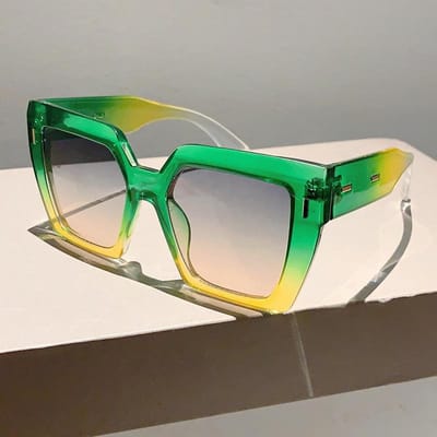 Luxe Designer Stijl Stijl Groot Brilmontuur Montuur Rechthoekig Zonnebril Brillen Dames Voor Mannen Trendy Klassiek Zon Bril Punk Klinknagel