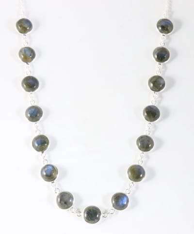 Zilveren collier met labradoriet