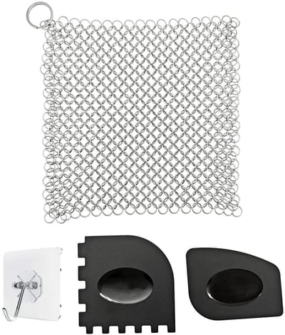 Dailygoods- Gietijzeren Pan 18x18cm - Roestvrij Stalen Kettingborstel - Schraper - Grillpan Reiniger - Duurzaam Schoonmaakmiddel - Geen Krassen - Panreiniger