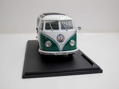 Solido 1/18 VW T1 Samba - 1962, Groen/Wit