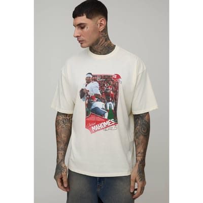 Tall Oversized NFLPA Patrick Mahomes Gelicenseerd Bedrukt T-Shirt | Ecru | Size Small