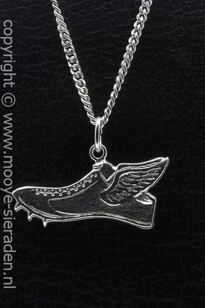 Zilveren Sportschoen met spikes ketting hanger