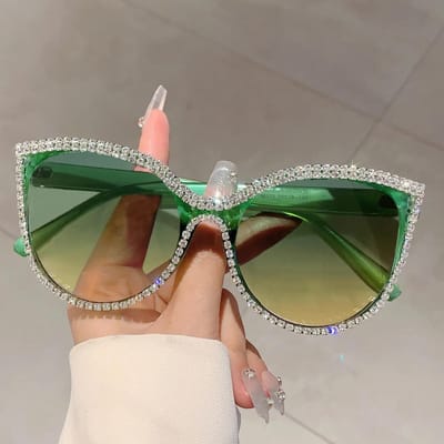 Lunettes de Soleil Surdimensionnées Vintage Designer Diamant Dames Pour Femme Lunettes de Soleil Luxe Punk Populaire Œil de Chat Strass Lunettes