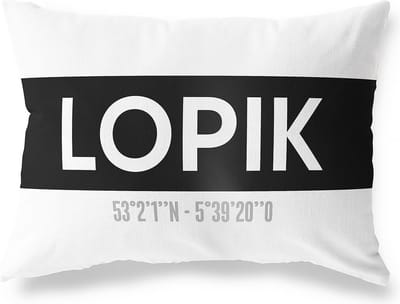 Tuinkussen LOPIK - UTRECHT met coördinaten - Buitenkussen - Bootkussen - Weerbestendig - Jouw Plaats - Studio216 - Modern - Zwart-Wit - 50x30cm