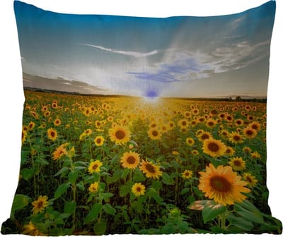 Tuinkussen - Zonsondergang - Bloemen - Zonnebloem - Horizon - Landschap - 40x40 cm - Weerbestendig