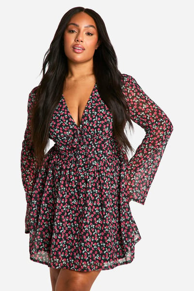 boohoo Dames Plus Geweven Bloemen Milkmaid Skaterjurk | Zwart | Maat: 46