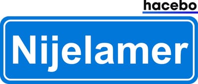 Hacebo - Plaatsnaam Sticker - 29x10 CM - Nijelamer sticker - Verkeersborden sticker - grappige cadeaus - Nijelamer