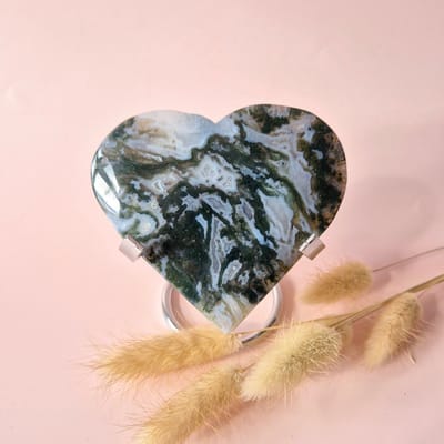 Edelsteen Grote Druzy Mosagaat Hart op Metalen Standaard – #67 200gram