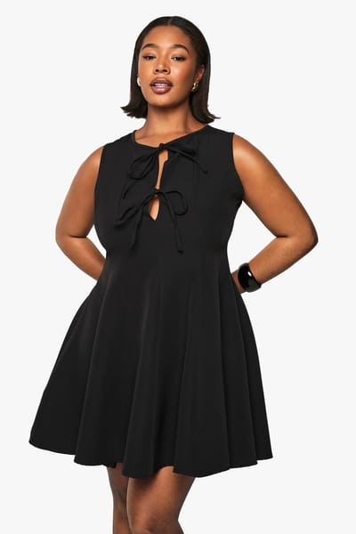 boohoo Dames PLUS MOUWLOZE SKATERJURK MET STRIKDETAIL | Black | Maat: 28