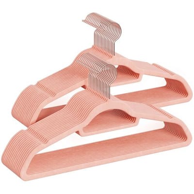 Ochama fluwelen kleerhangers, set van 30 kleerhangers, antislip, met dassenstang en 360° draaibare haak, 0,6 cm dik, voor jurken en broeken, roze