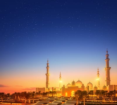 Grote Sjeik Zayed Moskee in de schemering van Abu Dhabi - Fotobehang (in banen) - 250 x 260 cm