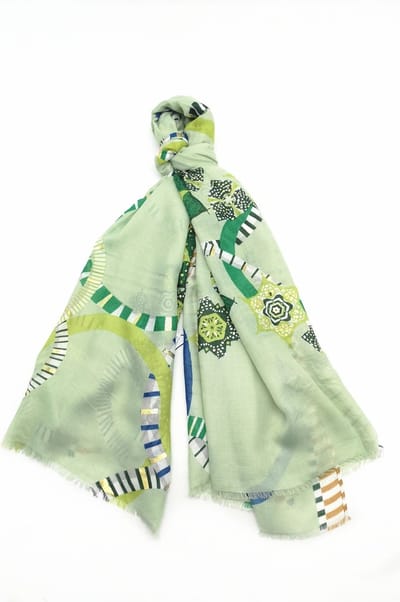 Lange dames sjaal Franca fantasiemotief groen wit blauw goud bruin grijs