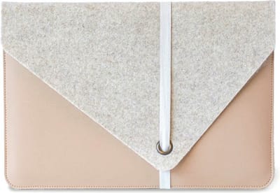 Laptophoes 13 inch - Beige - Met documentvak - Duurzaam - Wolvilt en appelleer - MARO | Made out of