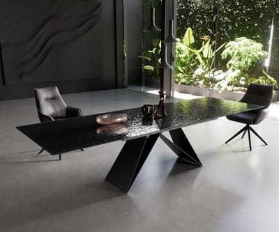 Eetkamertafel Edge Glas smelten rokerig zwart 3D-Relief 200-300x100 V-frame vlak staal zwart uitschuifbaar