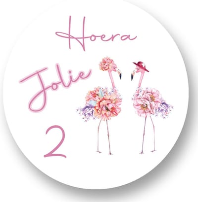 20x Flamingo Stickers Met Naam Leeftijd - Traktatiestickers - Verjaardag Flamingo - Roze - Gepersonaliseerd - Sluitstickers - Kinderfeest Traktatie - Uitdelen - Uitdeeltraktatie - Wensetiket - Rond - 40mm - Glossy sticker