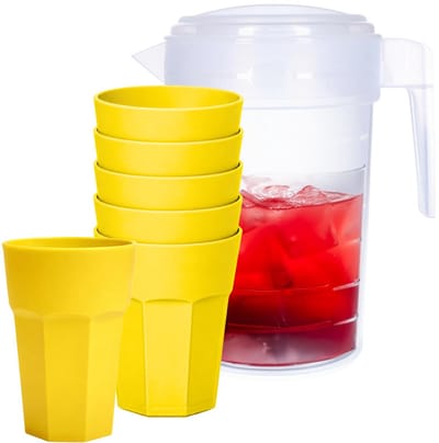 Plasticforte Waterkan van 2 Liter - transparant - kunststof - met 6x stuks onbreekbare drinkglazen - geel - 520 ml