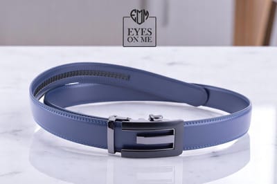 Blauwe lederen riem zonder gaatjes met automatische gesp voor heren ( model N035 )