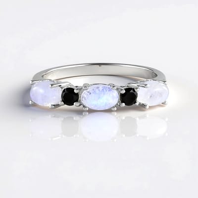 Cavill - 925 Sterling Zilver Ring met 3 Ovale Regenboog Maanstenen 1,74 ct en 2 Zwarte Spinellen 0,19 ct - Platina Geplateerd - Elegant Dames Sieraad