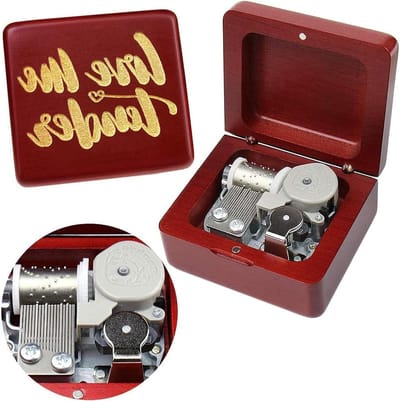 Muziekdoos Houten - Speeldoos Melodie - Cadeau Geven - Sankyo Beweging - 7.1 x 6.7 x 4 cm - Rood