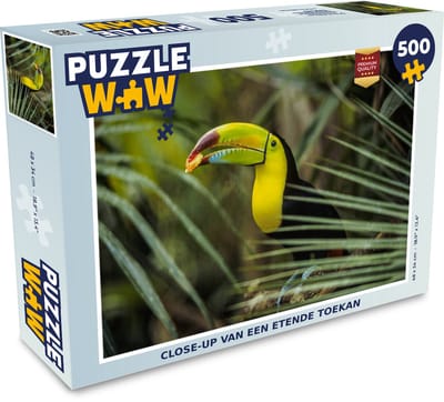 Puzzel Close-up van een etende toekan - Legpuzzel - Puzzel 500 stukjes