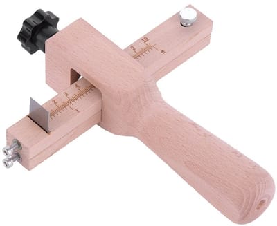 Dailygoods- Snijgereedschap Verstelbaar - Houtstrook/Riem Snijder - Roestvrij Staal - Beukenhout - Duurzaam - Voor Leren Doe-Het-Zelf - Riemsnijder
