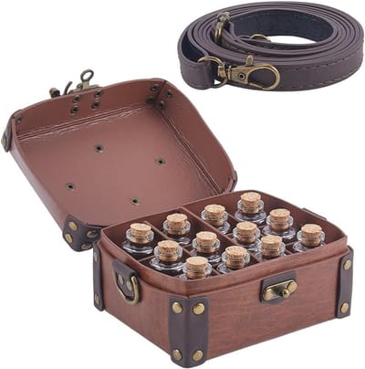 Medieval Alchemie Box van PU Leer met 12 Kurken Flesjes, Draagbare Crossbody Tas voor Sieraden en Dobbelstenen, Ideaal voor LARP en Verkleedpartijen
