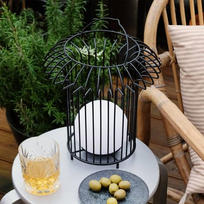 Dyberg Larsen LED-batterij-tafellamp Basket, zwart, metaal