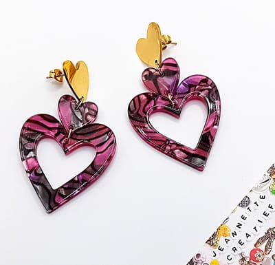 Jeannette-Creatief® - Resin - Oorbellen Resin Big Hearts Aubergine - Oorbellen - Dames Oorbellen - Oorbellen met Hartjes - Paarse Oorbellen - RVS Gouden Oorknoppen Hartjes - Valentijn - Moederdag