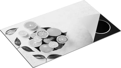 Chefcare Inductie Beschermer Citrusvruchten op Witte Marmer - Fruit - Zwart Wit - 85x52 cm - Afdekplaat Inductie - Kookplaat Beschermer - Inductie Mat