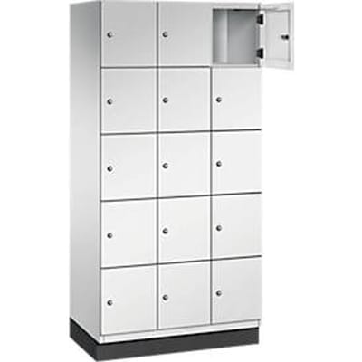 C+P Cambio lockerkast, 3 vakken, 15 vakken, met plint, B 900 x D 525 x H 1980 mm, lichtgrijs