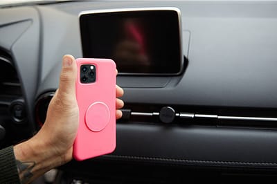 Puro, Hoesje geschikt voor Apple iPhone 11 - Icon Series Siliconen met Metalen Plaat, Fuchsia