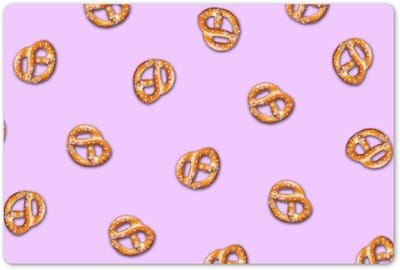 Placemats 45x30 cm - Placemat kunststof - 1 stuk - Pretzels - Eten - Paars - Borden onderleggers - Decoratie voor op tafel - Keuken tafeldecoratie accessoires - Vinyl onderlegger - Tafelversiering