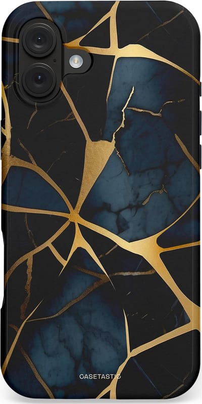 Casetastic hoesje geschikt voor Apple iPhone 16 Plus - MagSafe - Dubbellaagse bescherming - Sterrennacht Marmer Goud - Fashion Case - Zwart Goud Donkerblauw