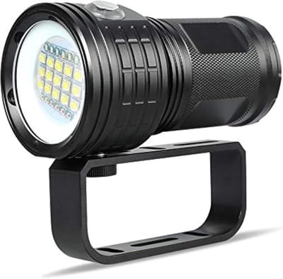 18000LM 7-standen onderwaterlamp voor duiken tot 80 m, waterdicht met brede lichtbundel, 15x wit + 6x rood + 6x blauw invullicht, onderwaterlamp voor fotografie en video (batterijen niet inbegrepen).