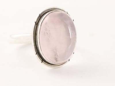 Ovale zilveren ring met rozenkwarts - maat 16.5